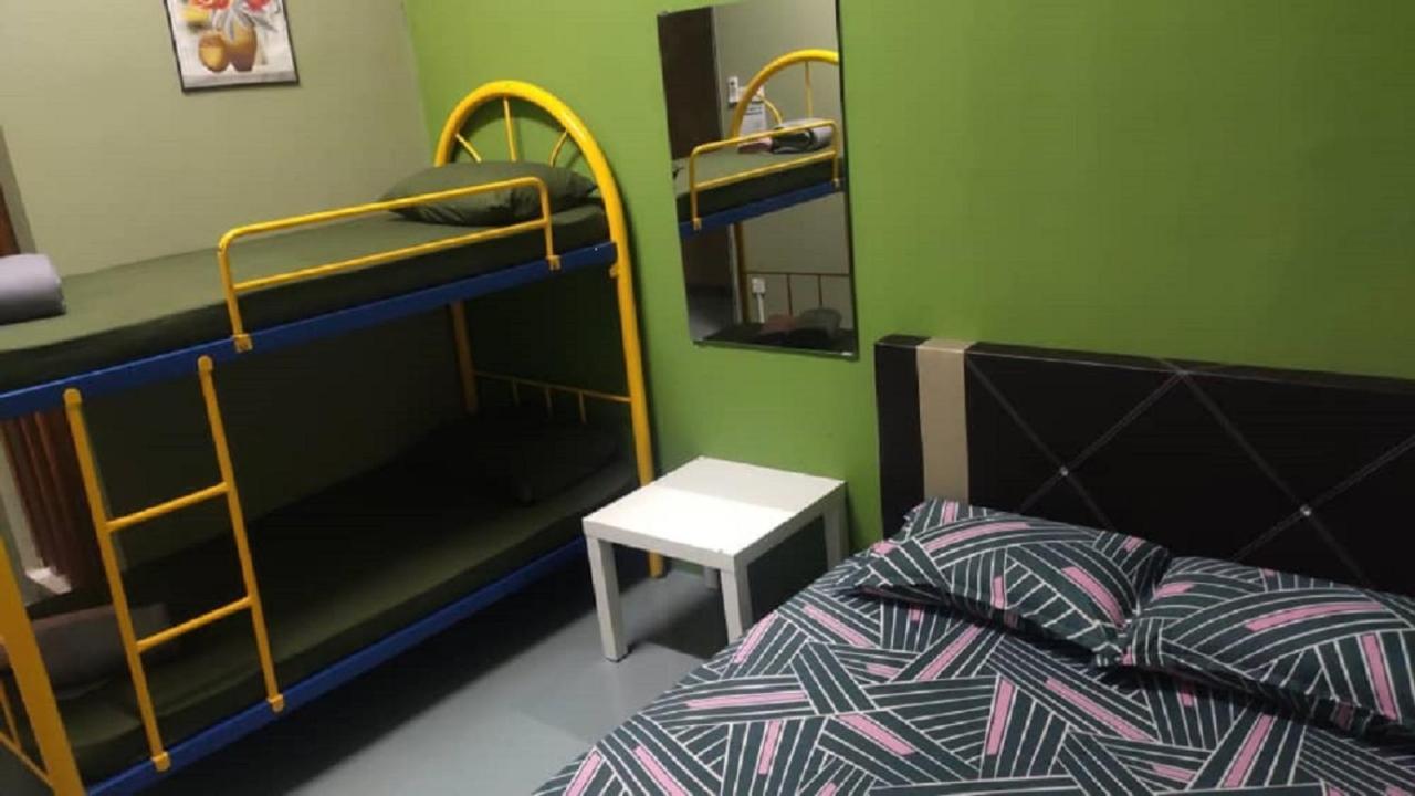 הוסטל דסארו Ny Tropical Backpackers מראה חיצוני תמונה